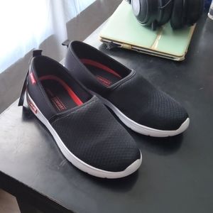 Levi's black comfort sneakers